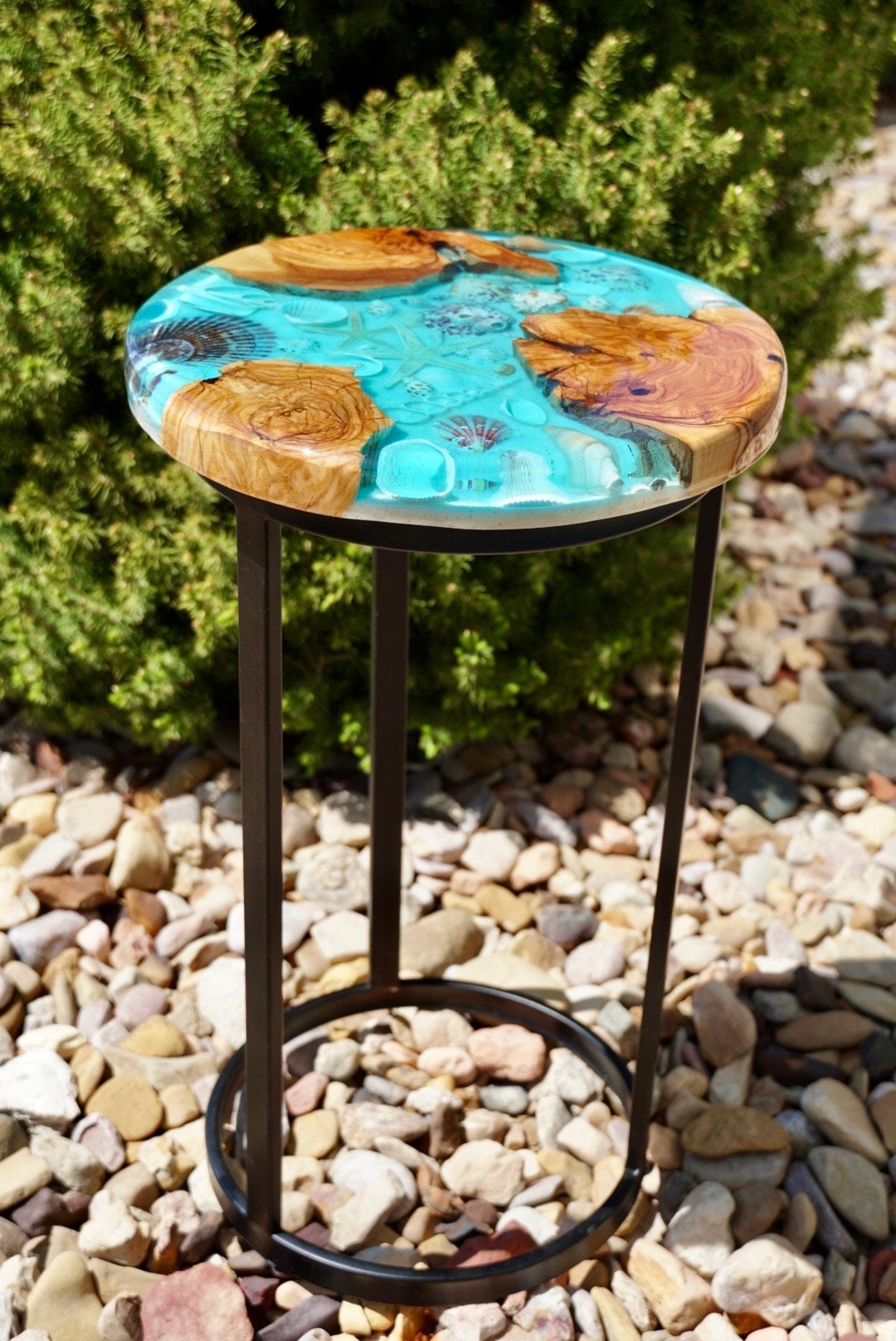 Oceanscape Sea Shell Seaside Accent Table, Side Table, End Table