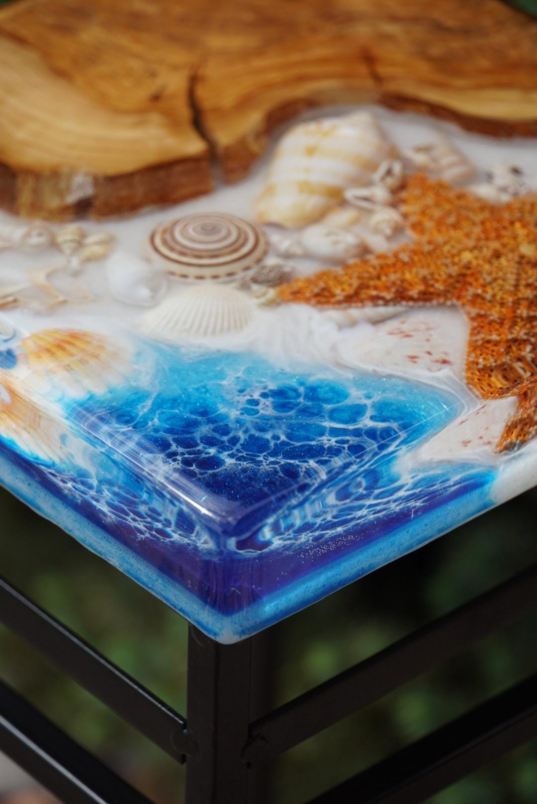 Oceanscape Sea Shell Seaside Accent Table, Side Table, End Table